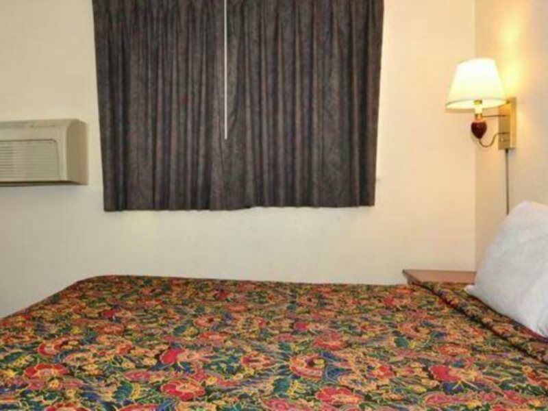 Days Inn By Wyndham Ontario Airport Exterior foto
